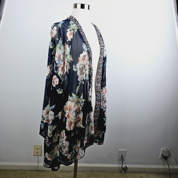 Band Of Gypsies Navy Blue Floral Sheer Kimono XS/S - Picture 2 of 11